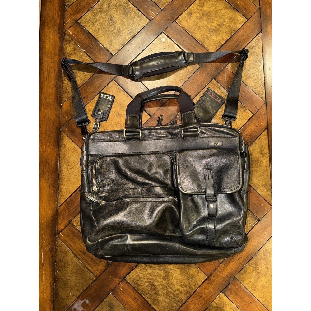 Tumi Laredo Leather Large Briefcase Luggage Bag Black Carry On 17.5" X 14" X 7"